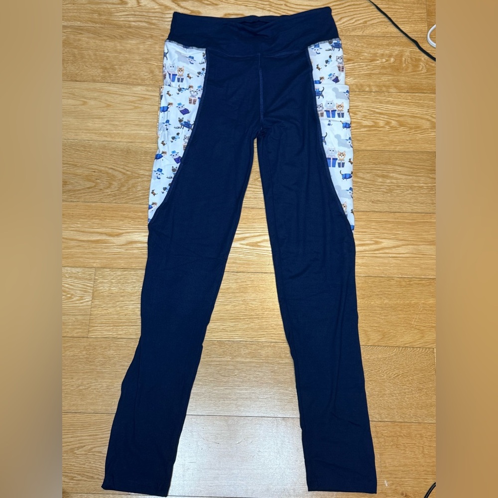NWOT - Barker basic leggings with pockets, Hanukkah cats